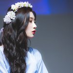 영롱한 <b>보석</b> 같은 외모 女돌