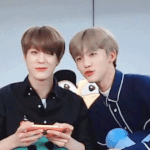 [NCT] 엔시티 미연시) 당신의 앞에서 두 소년이 <b>윙크</b>를 한다