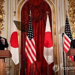 트럼프 "김정은, 北변화 이끌길 기대… 비핵화 향해 나아가야"