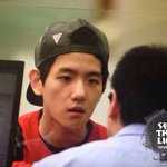 [EXO] 빵셔틀 보듯 하는 것 같아