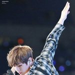 [강다니엘] <b>팔</b> 진짜 길어