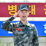 전역해서 <b>신난</b> 이찬혁ㅋㅋㅋㅋㅋㅋ