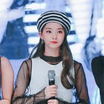 눈,<b>코</b>,<b>입</b> 다 들어가 있는게 신기한 여돌