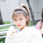 <b>정연</b>