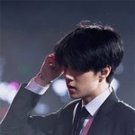 초면에 <b>위축</b>되게 만드는 아이돌