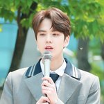더보이즈 <b>영훈</b> 벌레랑 아이컨택함ㅋㅋ