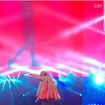 전연령대가 보고 있는 지자체 공연에서 크러쉬가 부른 노래 수준