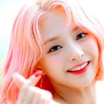 시선이 머무르는 <b>여</b><b>돌</b>
