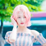 단발여신 등극한 이나경