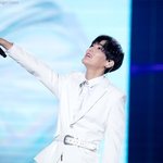 사나워 보여서 데뷔 못할 뻔한 아이돌