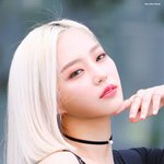 강한 눈빛이 멋진 언니美 <b>여</b><b>돌</b>