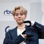 둘이 닮지 않음?