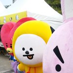 [방탄소년단] +) 현재 공연장 <b>바깥</b>.. ㅠㅜ