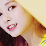 [모두드루와] <b>쯔위</b>는 안 예쁜 날이 없구나