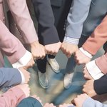 [드루와] 본진배경화면으로 해놨는데 친구가 내친구들이랑 찍은사진인줄알았대
