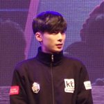독서실 다닌다 <b>vs</b> 안다닌다