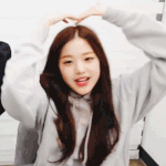 [이것좀봐줘] 이거 살짝 <b>손나은</b> 닮아보이지 않냐..