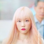 연핑크로 염색한 태연