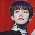 반짝거리는 피어싱 <b>찰떡</b> 男돌