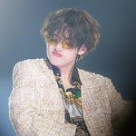 [방탄소년단] 어떻게 요 안경을 이렇게 <b>소화</b>하냐