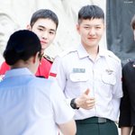 [댓글부탁해] 요즘 함께 군 행사 다니는 남돌 2명