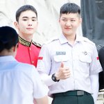 요즘 같이 군행사 다니는 남돌 2명