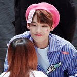 남자가 오목조목 진짜 예쁘게 생겼다