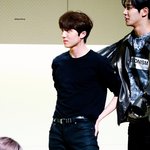 다 된 <b>찬희</b>에 로운이 뿌리기 ㅋㅋㅋㅋ