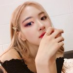 <b>로제</b> 메이크업 했다~~~~~~~