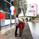 [댓글부탁해] 노상<b>방뇨</b>가 심해 길거리에 소변기를 만든 프랑스