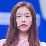 불어오는 <b>바람</b>에 날아갈듯한 女<b>돌</b>
