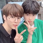 [프듀X] <b>진우</b>랑 김우석 셀카 너무 귀엽다
