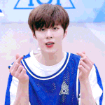 김우석 <b>뜻밖</b>의 근육질 몸매