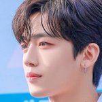[댓글부탁해] 그 <b>남친여친</b>이랑 뽀뽀하는거 사진 올리는 애들