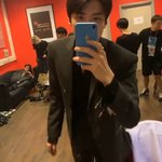 [EXO] 오늘 애들 의상 검정티<b>or</b>셔츠+진회색 자켓이네