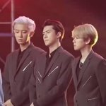 [EXO] 태연 등장하니까 백현 개<b>뻘쭘</b>해짐 옆에애들도 눈치보네