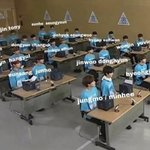 [댓글부탁해] 김우석 맨뒤 <b>구석</b>에 앉힌거 조카웃기다ㅋㅋㅋ