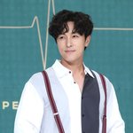 특이점이 온 한 아이돌의 <b>SNS</b>