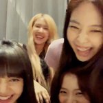 블핑 블랙핑크 지수 <b>리사</b> 로제 <b>제니</b>