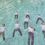 [EXO] 난 <b>수영</b> 못해서 애들 둥실둥실 떠다니는거 신기