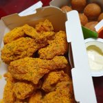 <b>엽</b>떡이랑 신떡이랑 <b>닭</b>껍질 튀김이랑 뿌링치즈볼이랑 교촌 허니콤보 쳐먹고싶다