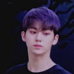 [프듀X] <b>애착템</b> 맨날 착용하는 연습생