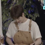 [프듀X] 내일은 <b>왼손</b>으로만 생활한다