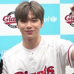 부산의 아들 강다니엘의 시구 인터뷰! / 2019 <b>자이언츠</b> 뉴스