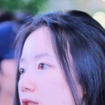 <b>슈화</b>는 쌩얼이 훨씬 예쁜듯