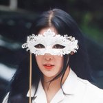 넘치는 매력을 <b>정의</b>하기 힘든 아이돌