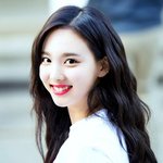 [댓글부탁해] 제일 <b>독보적</b>으로 예쁜 여자아이돌