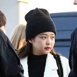 [댓글부탁해] 제니의 <b>화려</b>한 공항 패션