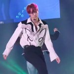 [EXO] 오늘 카이 흰셔츠입고 <b>러브샷</b>이랑 24/7