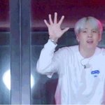 [방탄소년단] 근데 왜 콘에서 에피파니 다음에 전못진 부르는<b>고야</b>ㅠㅜ